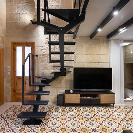 Stylish Loft In 2 Bathrooms La Valletta